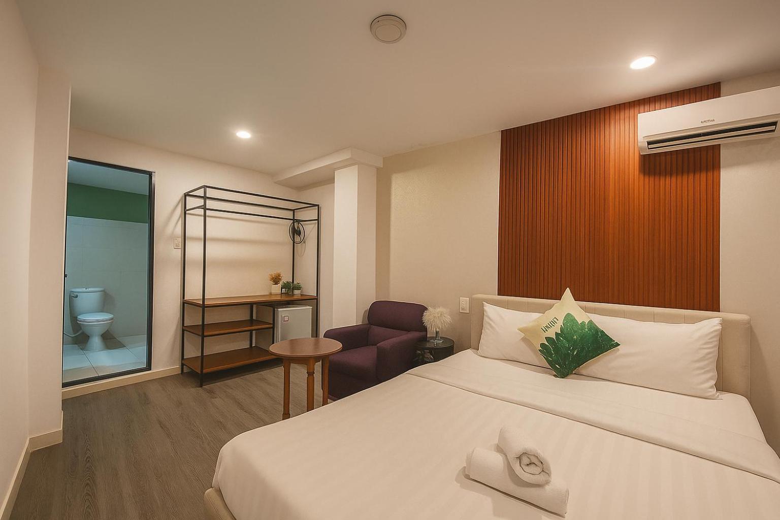 Deluxe King Room,1698984346:JPEG